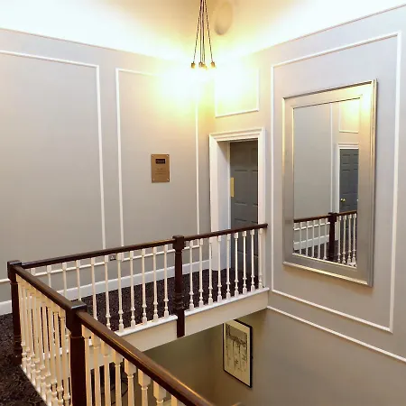 The Corson At Claremont * ليدز