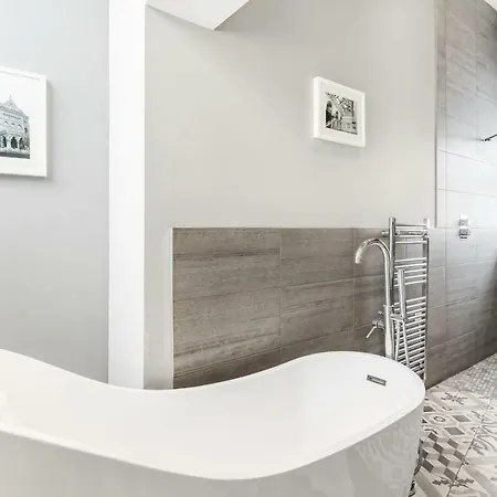 The Corson At Claremont Apartment