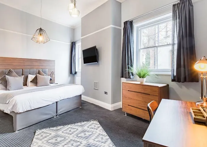 The Corson At Claremont Apartment