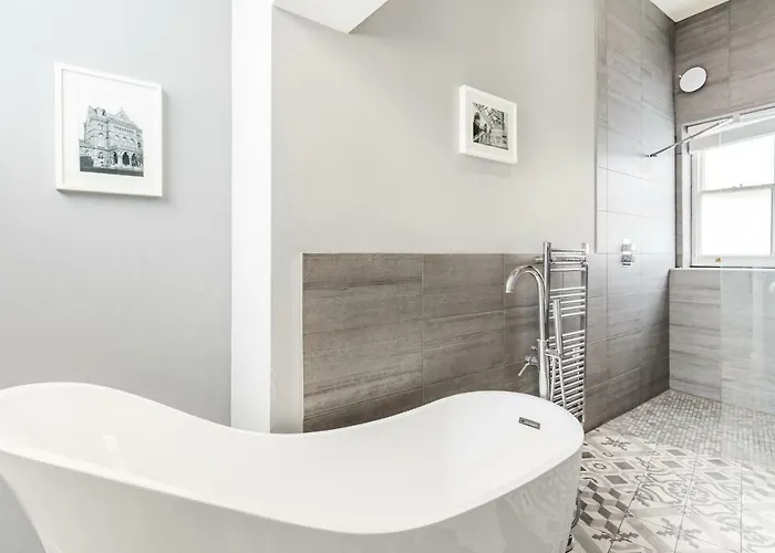 The Corson At Claremont Apartment