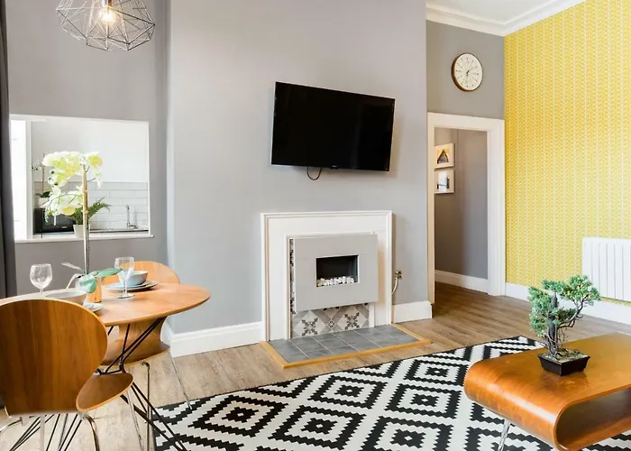 The Corson At Claremont Apartment